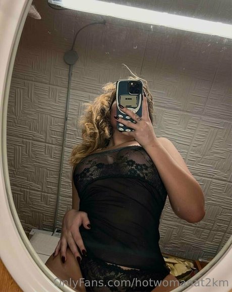 Naakte gelekte OnlyFans-foto van Hotwomanat2km