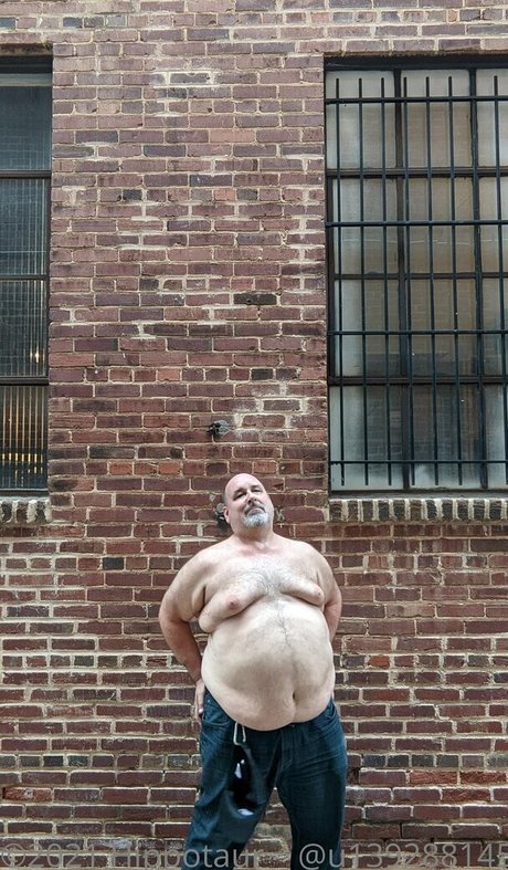 Naakte gelekte OnlyFans-foto van Hippotaur