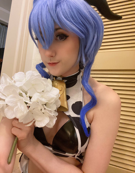 Naakte gelekte OnlyFans-foto van Mangoloo Cosplay
