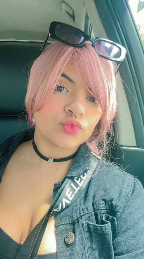 Naakte gelekte OnlyFans-foto van Roseiaro