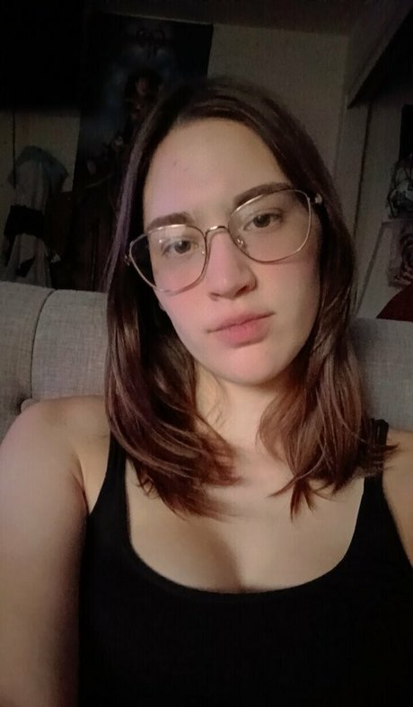 Naakte gelekte OnlyFans-foto van Lillylovespenisland
