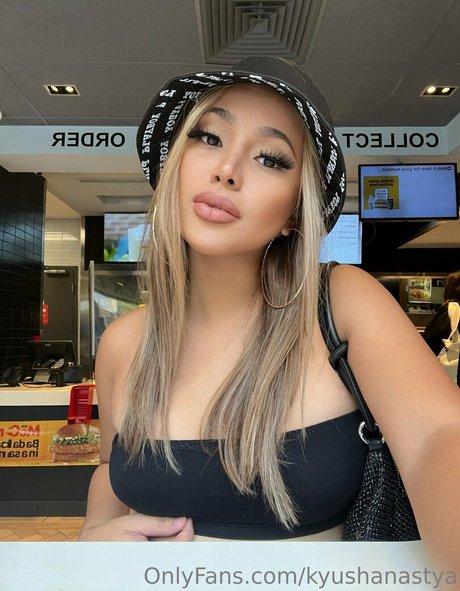 Naakte gelekte OnlyFans-foto van Tanyawild