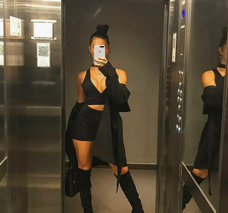 Naakte gelekte OnlyFans-foto van Alyts