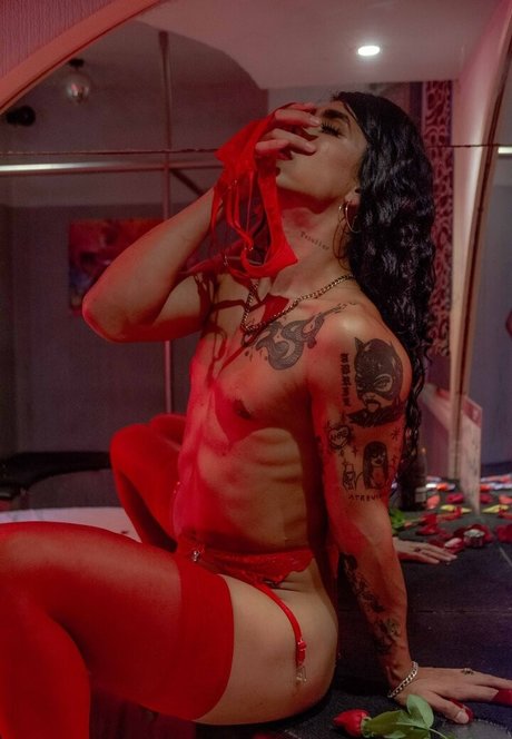 Naakte gelekte OnlyFans-foto van Hungbratz
