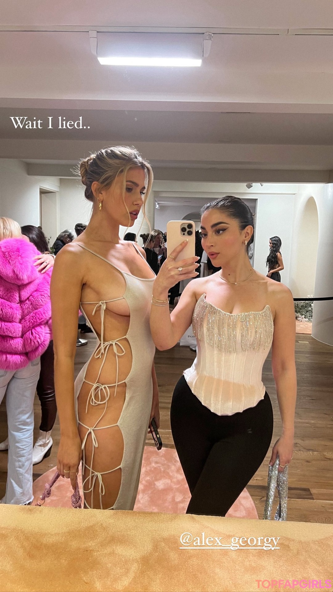 Naakte gelekte OnlyFans-foto van Kara Del Toro #1845