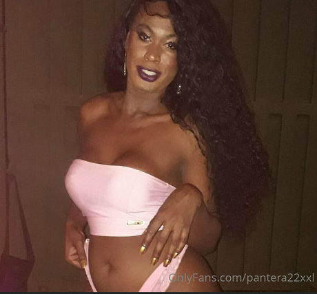Naakte gelekte OnlyFans-foto van Pantera22xxl