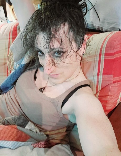 Naakte gelekte OnlyFans-foto van Ladymoonbeam