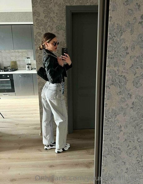 Naakte gelekte OnlyFans-foto van Yourlustfullover