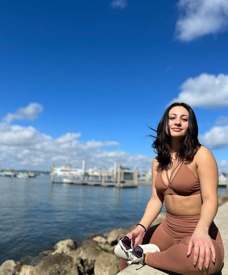 Francia Raisa