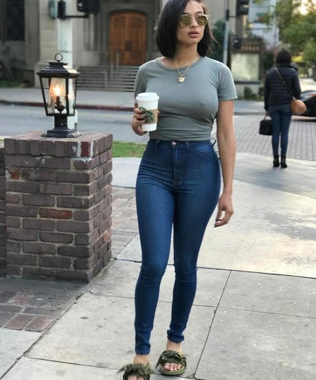 Francia Raisa