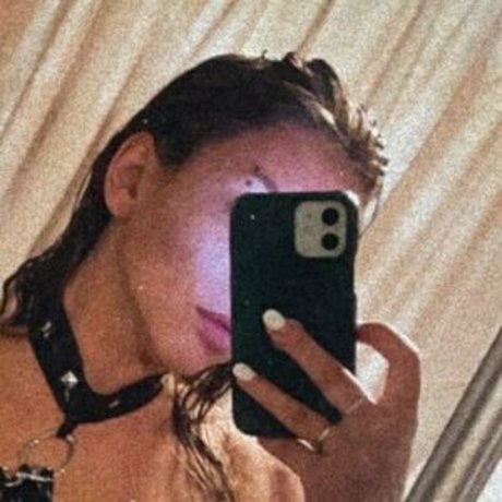 Naakte gelekte OnlyFans-foto van Megan Hill
