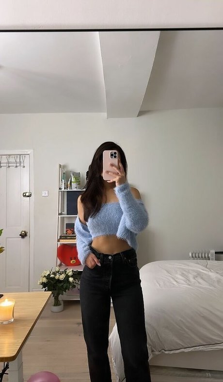 Naakte gelekte OnlyFans-foto van Karagii