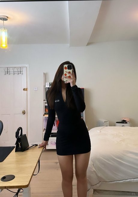 Naakte gelekte OnlyFans-foto van Karagii