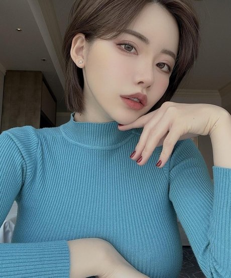 Naakte gelekte OnlyFans-foto van Eimi Fukada