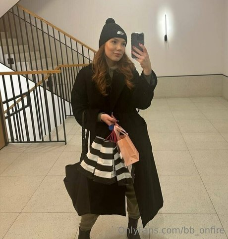 Naakte gelekte OnlyFans-foto van Bbonfire