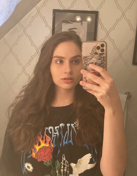 Naakte gelekte OnlyFans-foto van Elisabeth Marchini