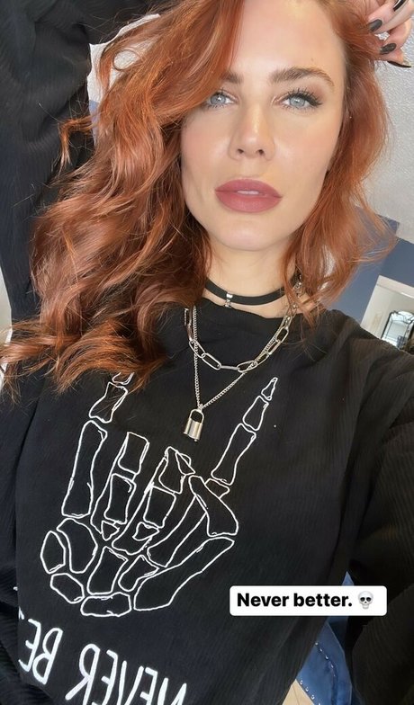 Naakte gelekte OnlyFans-foto van Courtney Hope