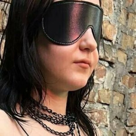 Naakte gelekte OnlyFans-foto van Kianafuwa