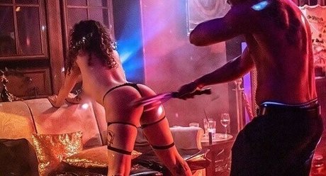 Naakte gelekte OnlyFans-foto van Edin Kary