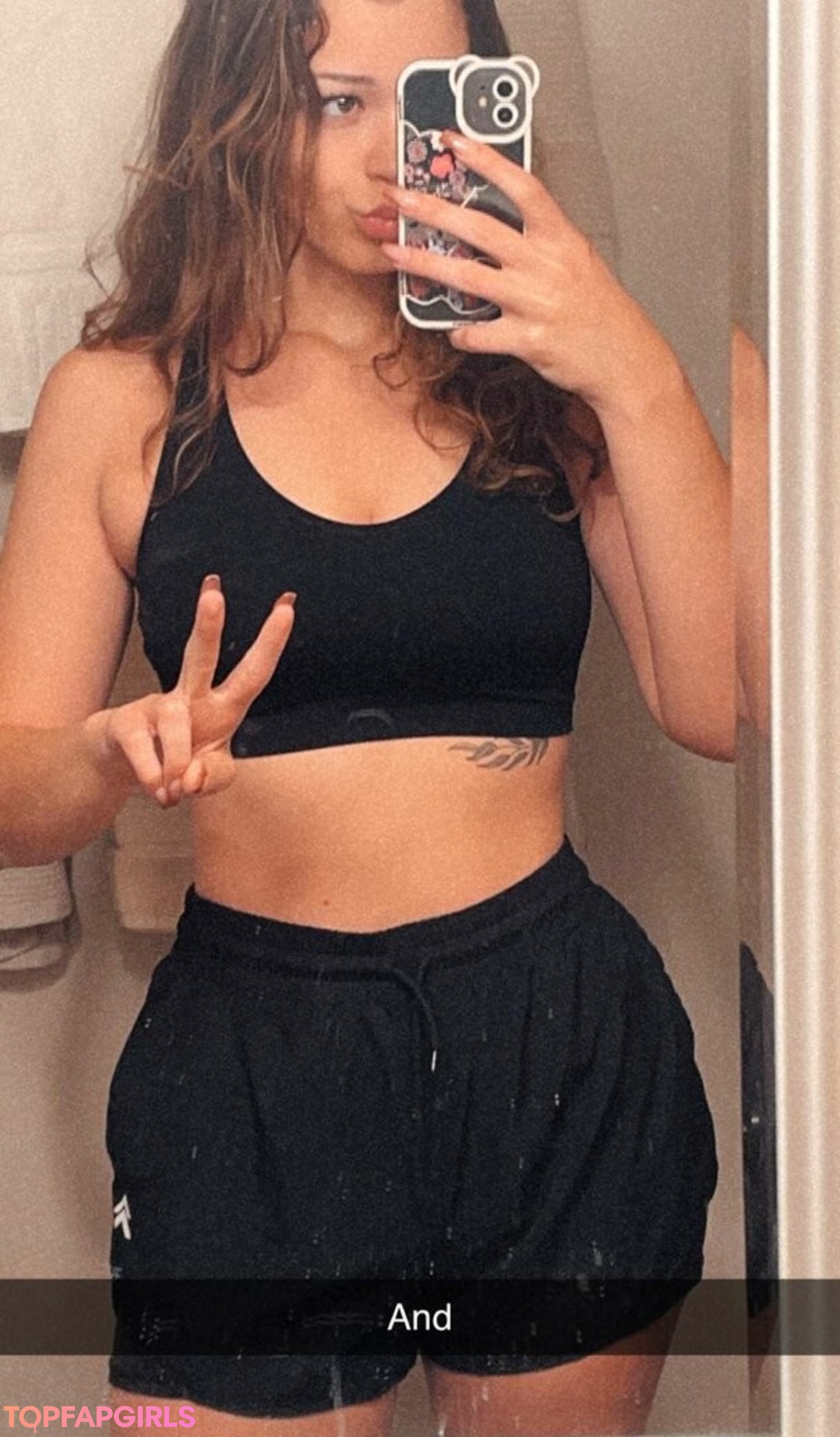 Naakte gelekte OnlyFans-foto van Nikki Woods #1195
