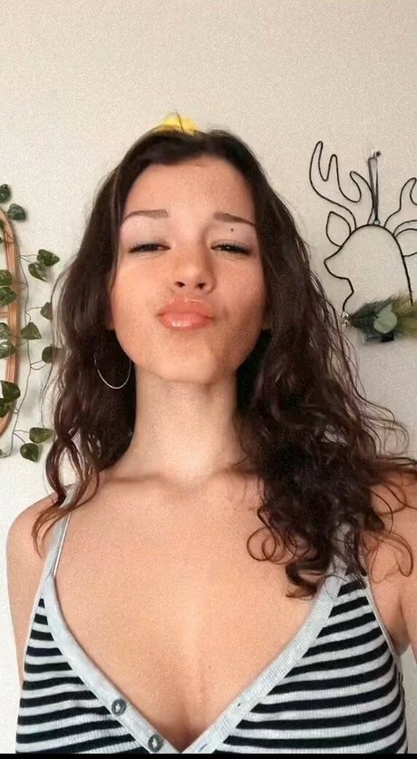 Naakte gelekte OnlyFans-foto van Nikki Woods