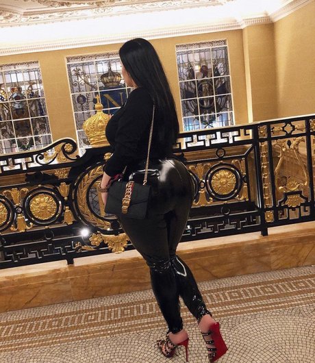 Naakte gelekte OnlyFans-foto van Sxmonne