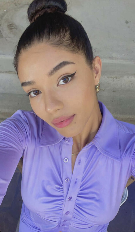 Naakte gelekte OnlyFans-foto van Yovanna Ventura