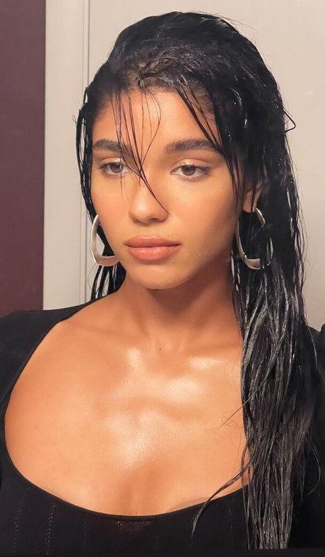 Naakte gelekte OnlyFans-foto van Yovanna Ventura