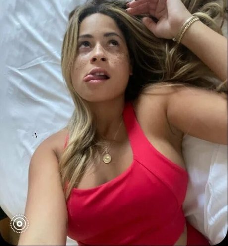 Naakte gelekte OnlyFans-foto van Kayla Braxton