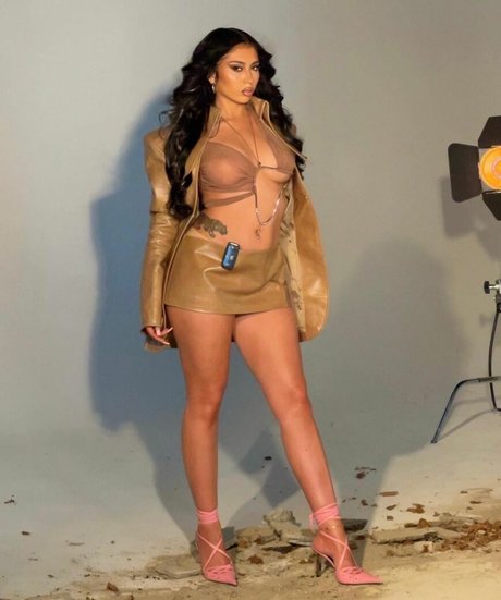 Naakte gelekte OnlyFans-foto van Kali Uchis