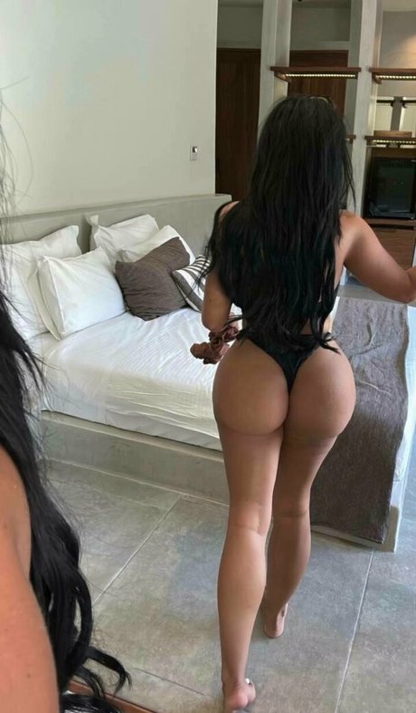 Naakte gelekte OnlyFans-foto van Brunettebabiii