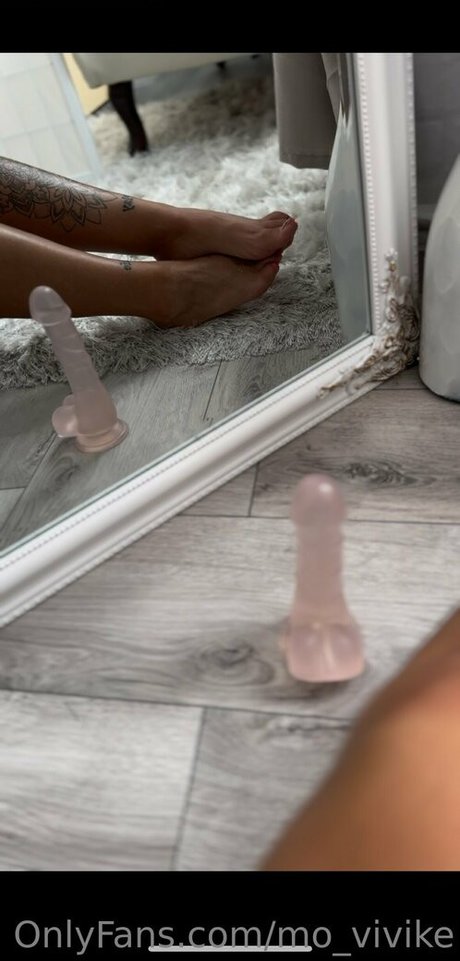 Naakte gelekte OnlyFans-foto van Movivike