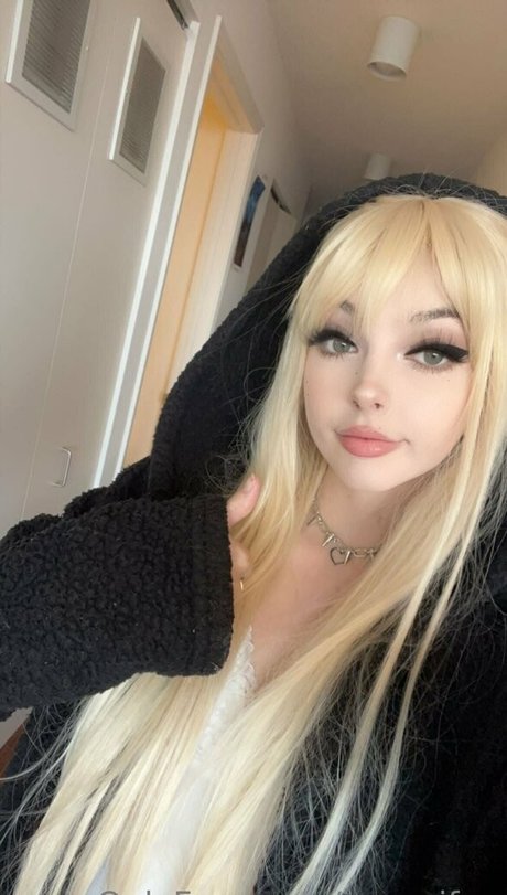 Naakte gelekte OnlyFans-foto van Ivywaifuu