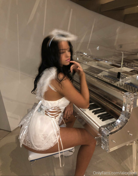 Naakte gelekte OnlyFans-foto van Alexjanai