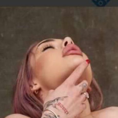 Naakte gelekte OnlyFans-foto van Emona Kostova
