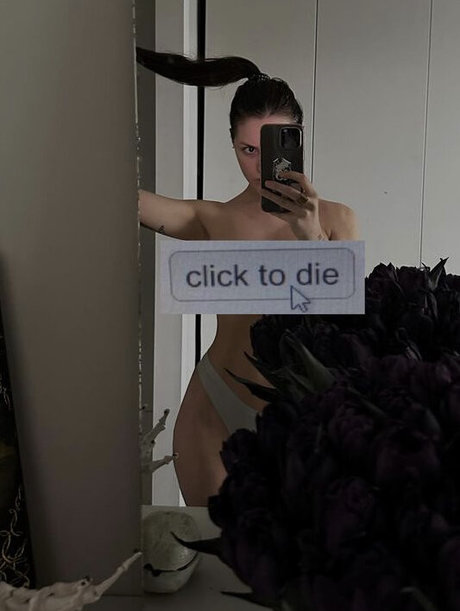 Naakte gelekte OnlyFans-foto van Rita Flores