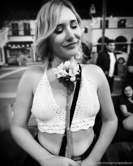 Hannahnicolenextdoor