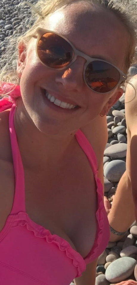 Naakte gelekte OnlyFans-foto van Katy Yardley