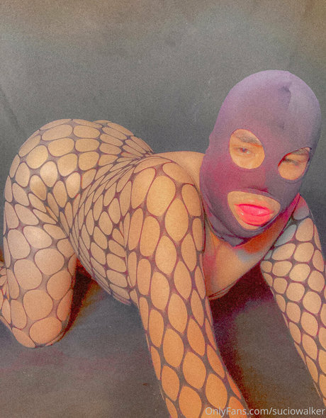 Naakte gelekte OnlyFans-foto van Suciowalker