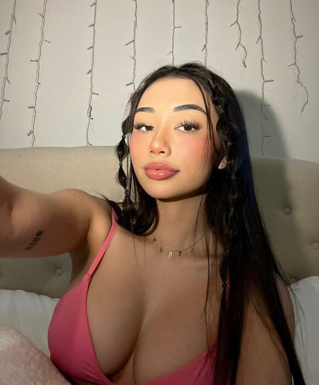 Naakte gelekte OnlyFans-foto van Ellerie Marie