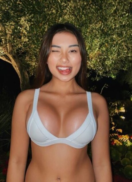 Naakte gelekte OnlyFans-foto van Ellerie Marie