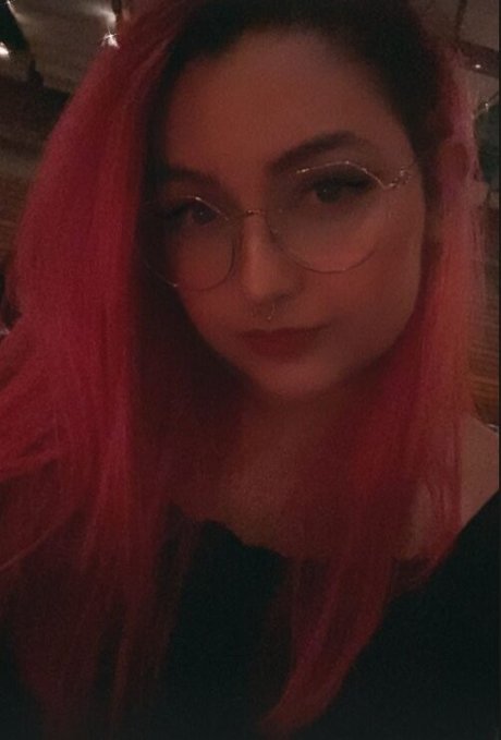 Naakte gelekte OnlyFans-foto van Nathye