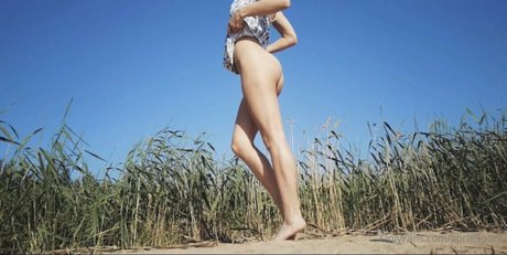 Naakte gelekte OnlyFans-foto van Aprilbloom