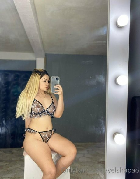 Naakte gelekte OnlyFans-foto van Yelshapao