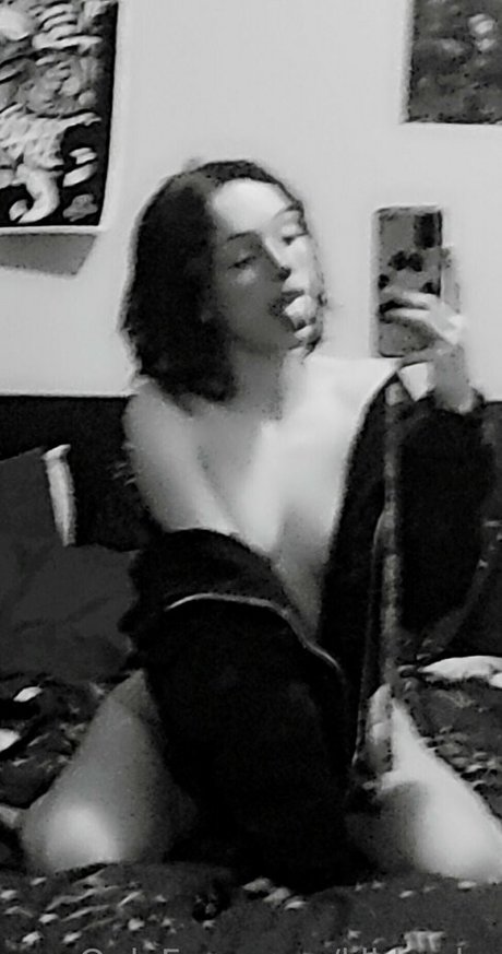 Naakte gelekte OnlyFans-foto van Lilbbysky