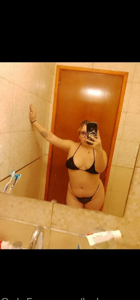 Naakte gelekte OnlyFans-foto van Babysosox
