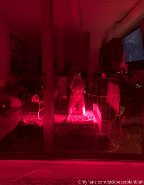 Naakte gelekte OnlyFans-foto van Sickbeastblahblah