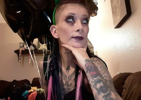 Naakte gelekte OnlyFans-foto van Yanasincell666