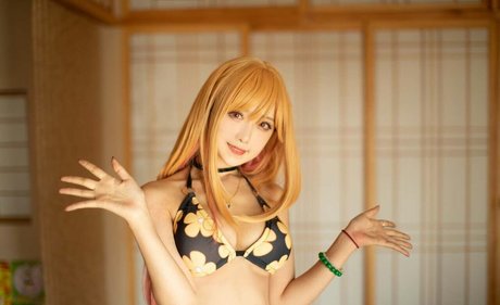 Naakte gelekte OnlyFans-foto van Shikadaily