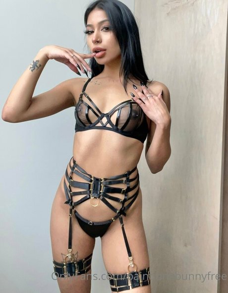 Naakte gelekte OnlyFans-foto van Paintjunkbunnyfree